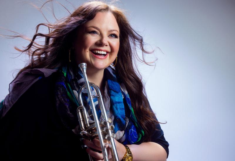 Nadje Noordhuis holding a trumpet