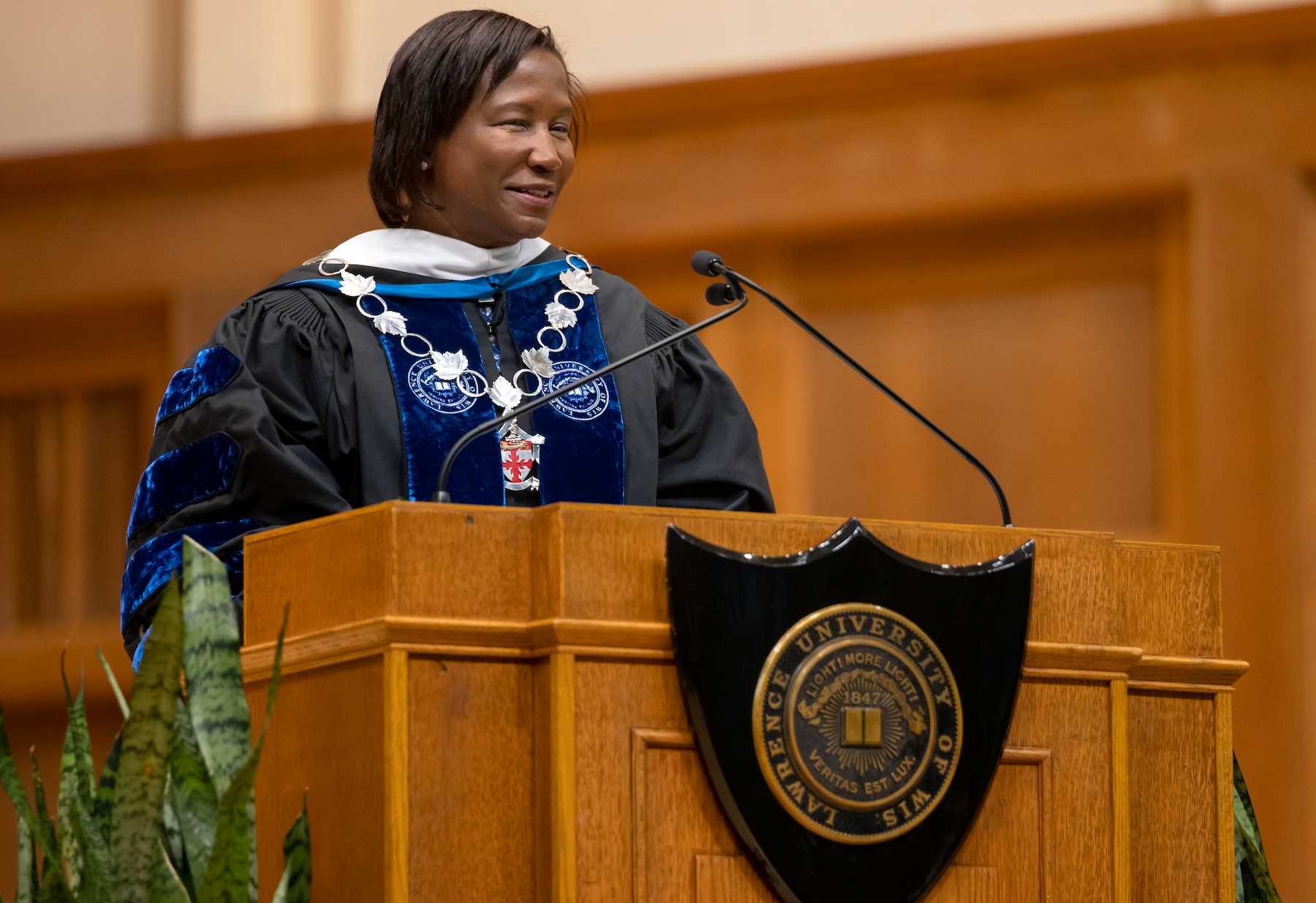 Carter's convocation address leans into liberal arts | Lawrence University