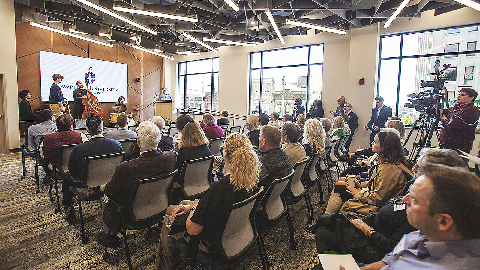 A career talk with Business & Entrepreneurship Students in a conference room at a Chicago business on an Explore Trek