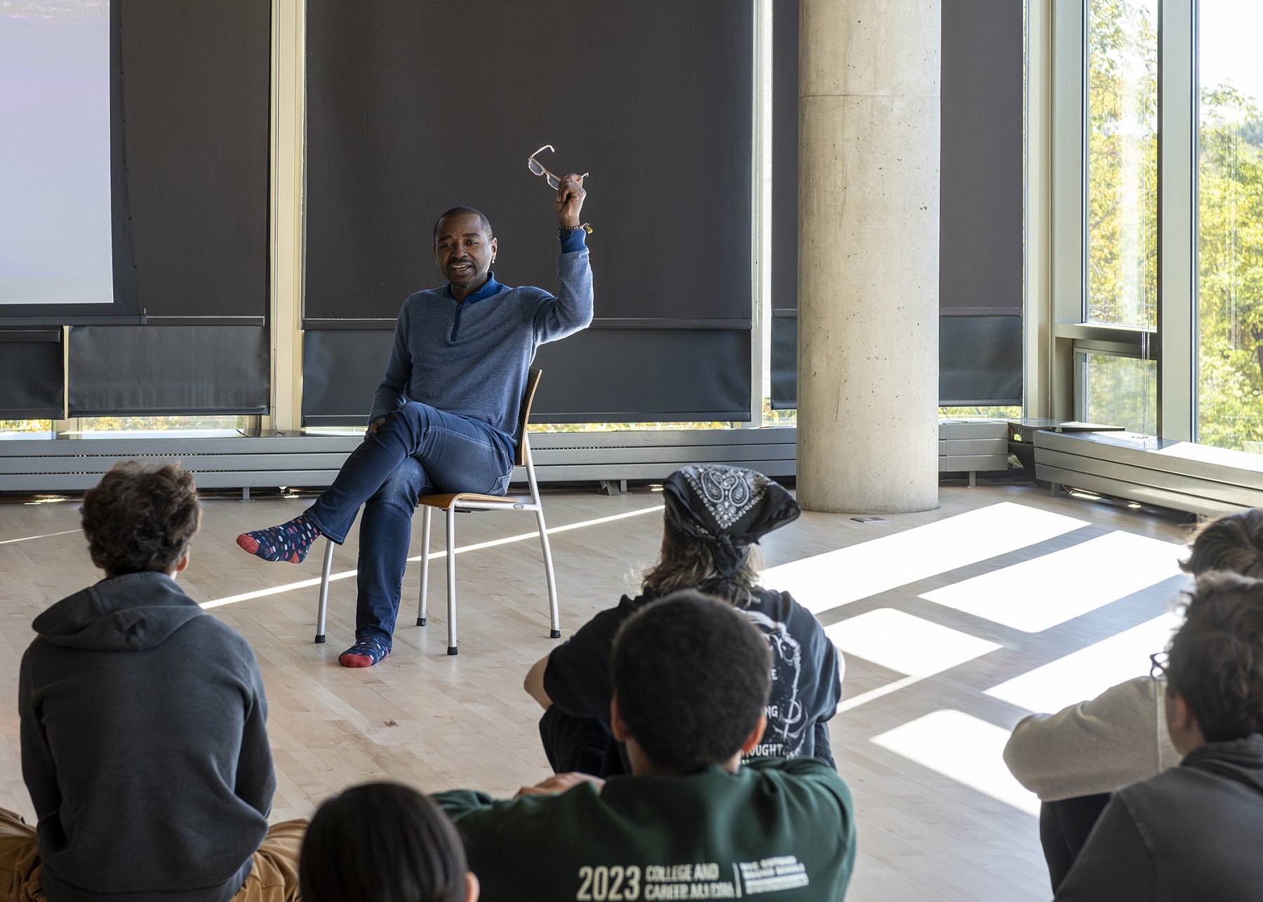 Robert Battle meets with students during Fall Term.