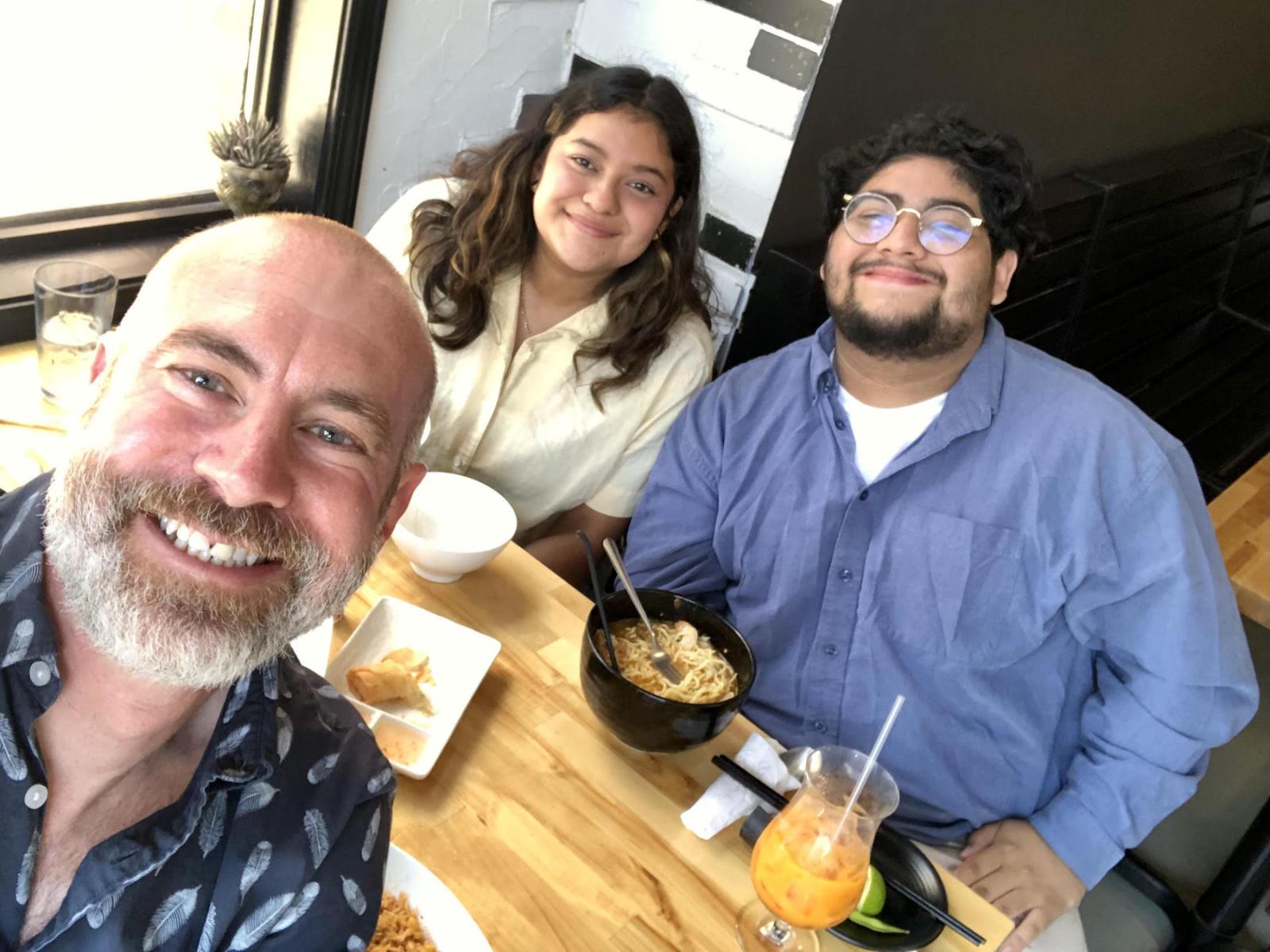 Jason Brozek meets with Naomi Torres ’22 and Fernando Ismael Delgado ’22.