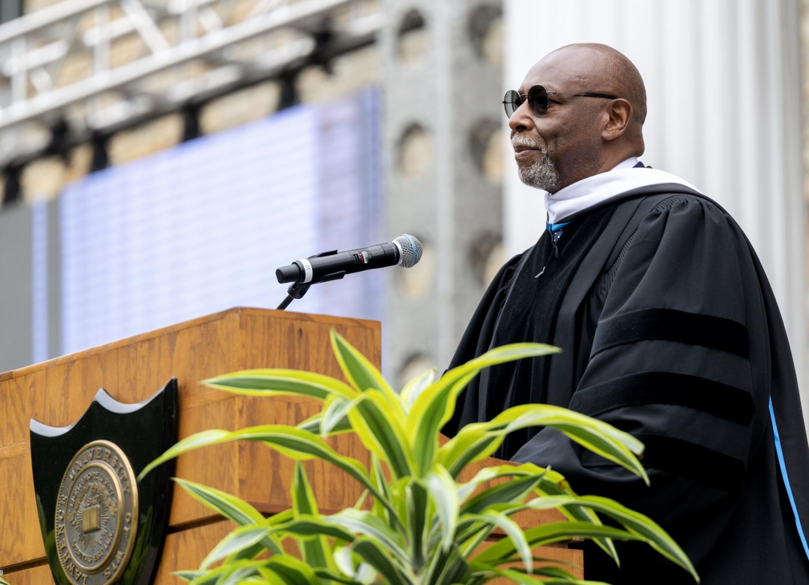 Harold Jordan '72 delivers the Commencement address.